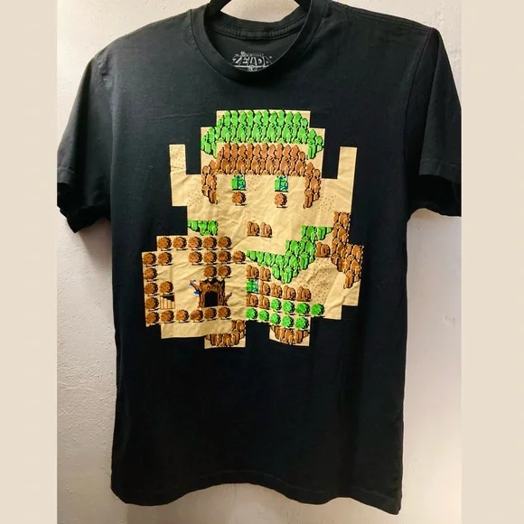 ❣️$7 Deal❣️Legend of Zelda Graphic Tee 🎮 - Picture 2 of 7